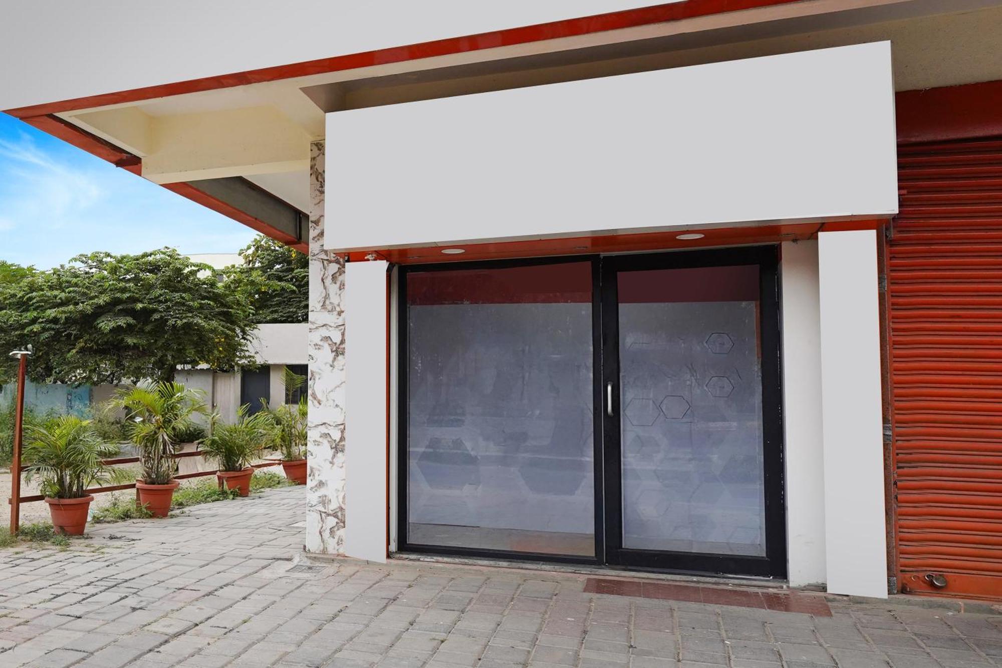 Townhouse Bidadi Formerly Royal Garuda Εξωτερικό φωτογραφία